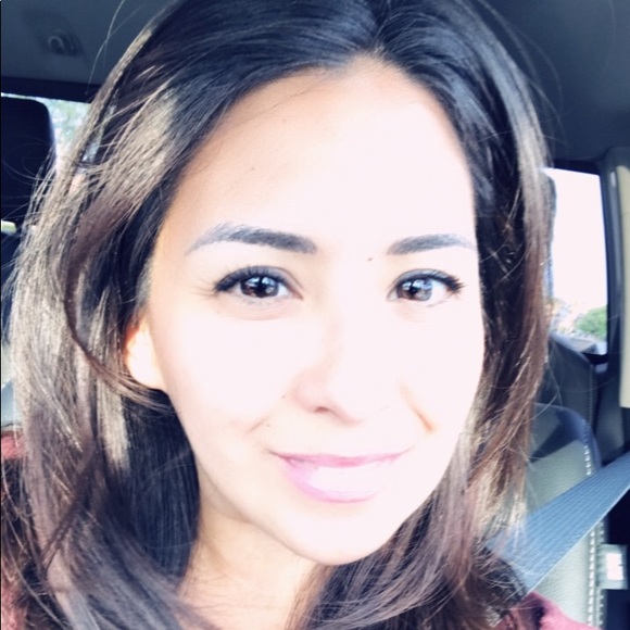 Meet your Posher, April - Picture 1 of 1